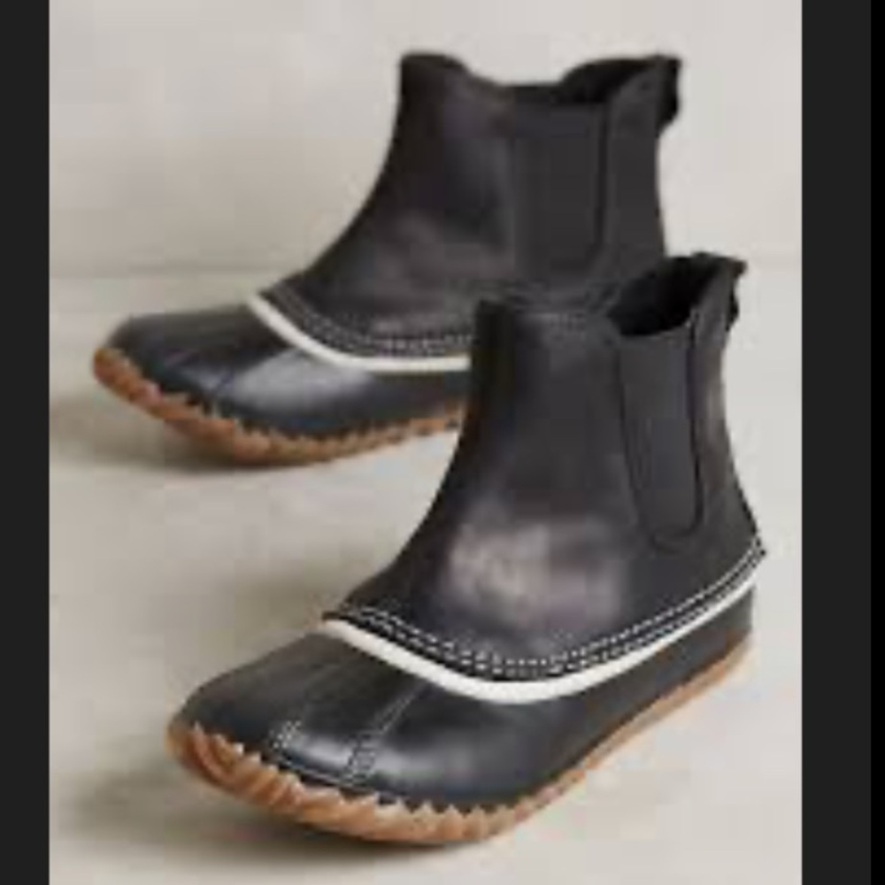Sorel Out and About Rain Boots 6.5 - Picture 2 of 9